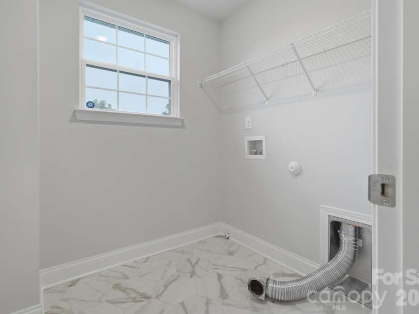 123 Bunker Hill Lane, Statesville, NC 28677.  MLS# CAR4408443, YatesRealty ID 40088. 