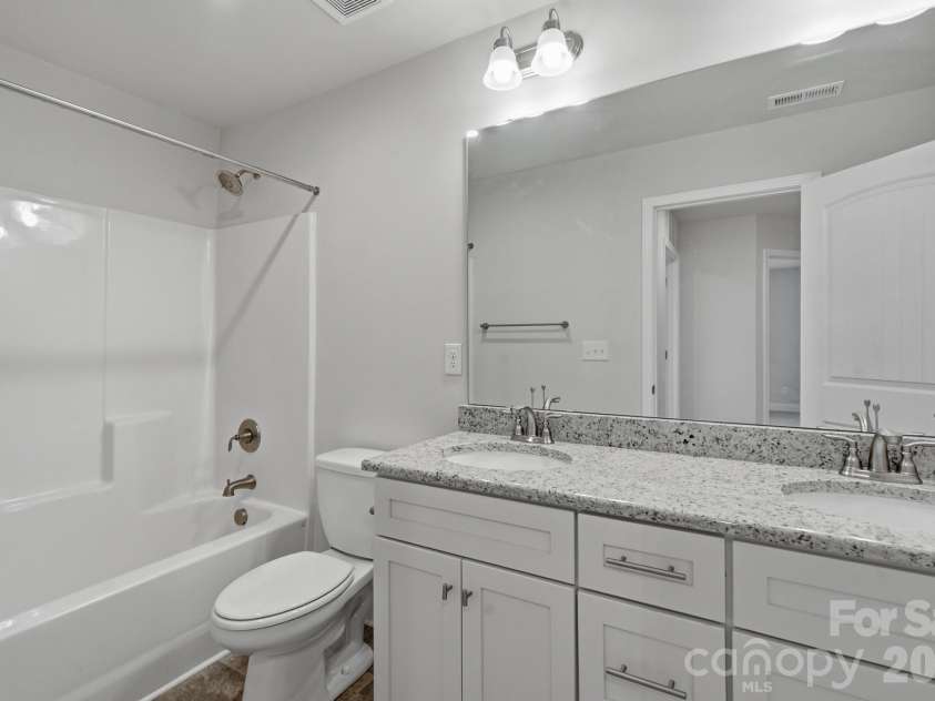 123 Bunker Hill Lane, Statesville, NC 28677.  MLS# CAR4408443, YatesRealty ID 40088. 
