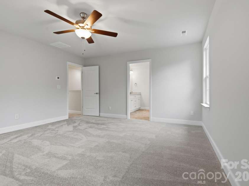 123 Bunker Hill Lane, Statesville, NC 28677.  MLS# CAR4408443, YatesRealty ID 40088. 