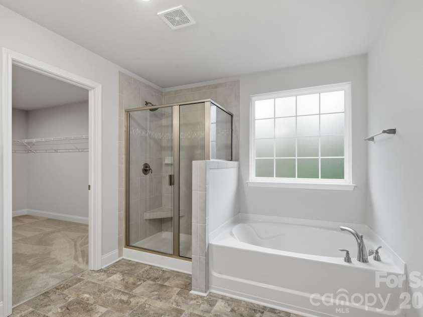 123 Bunker Hill Lane, Statesville, NC 28677.  MLS# CAR4408443, YatesRealty ID 40088. 