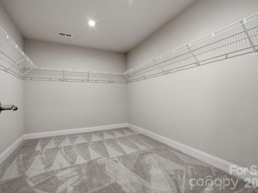123 Bunker Hill Lane, Statesville, NC 28677.  MLS# CAR4408443, YatesRealty ID 40088. 