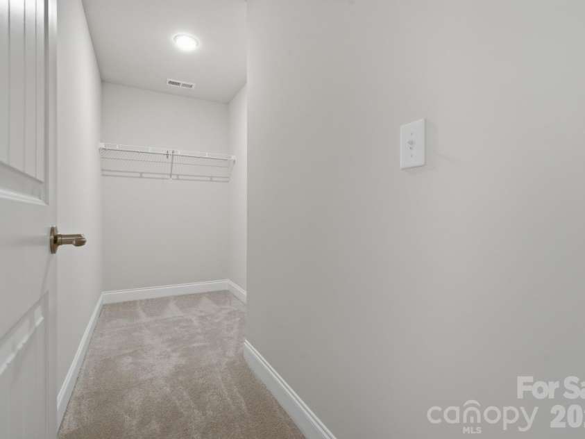 123 Bunker Hill Lane, Statesville, NC 28677.  MLS# CAR4408443, YatesRealty ID 40088. 