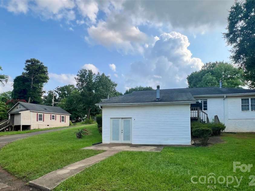 436 Club Drive, Gastonia, NC 28054.  MLS# CAR4408035, YatesRealty ID 40089. 
