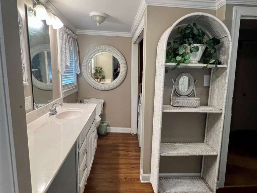 436 Club Drive, Gastonia, NC 28054.  MLS# CAR4408035, YatesRealty ID 40089. Main house bath