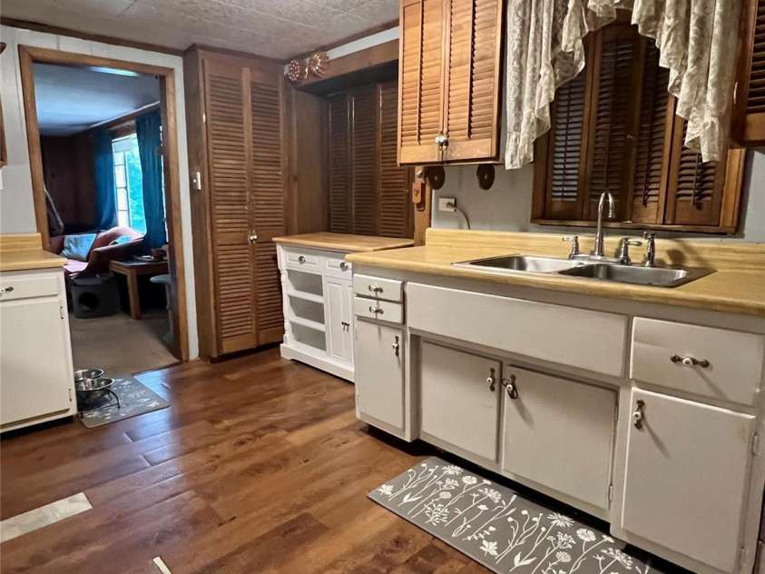 436 Club Drive, Gastonia, NC 28054.  MLS# CAR4408035, YatesRealty ID 40089. Main house kitchen