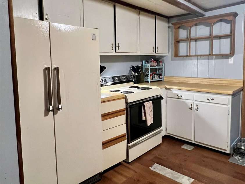 436 Club Drive, Gastonia, NC 28054.  MLS# CAR4408035, YatesRealty ID 40089. Main house kitchen