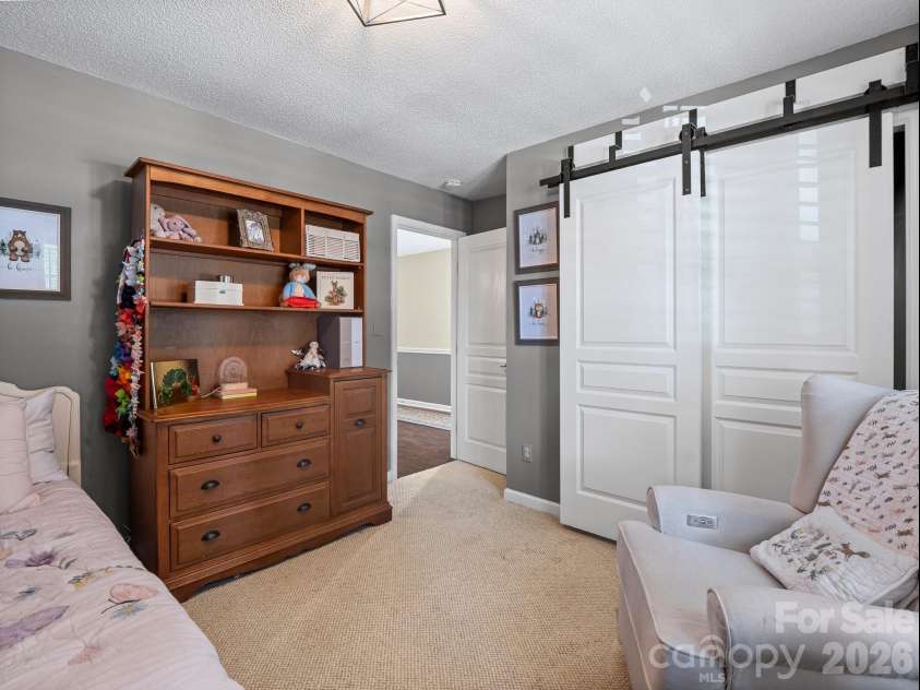 10 Gray Wolf Lane, Hendersonville, NC 28792.  MLS# CAR4267115, YatesRealty ID 4009. 