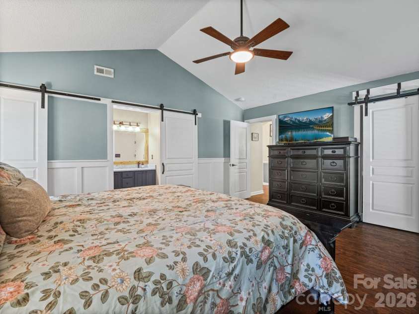 10 Gray Wolf Lane, Hendersonville, NC 28792.  MLS# CAR4267115, YatesRealty ID 4009. 
