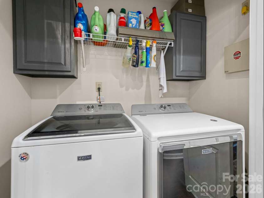 10 Gray Wolf Lane, Hendersonville, NC 28792.  MLS# CAR4267115, YatesRealty ID 4009. Hall Laundry