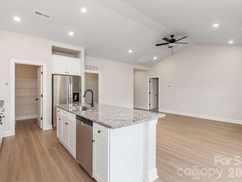 8106 Cravat Court, Charlotte, NC 28215.  MLS# CAR4407677, YatesRealty ID 40091. 