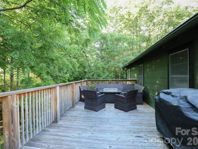 1646 Silver Street, Morganton, NC 28655.  MLS# CAR4408426, YatesRealty ID 40095. 