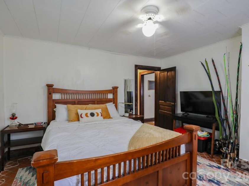 1646 Silver Street, Morganton, NC 28655.  MLS# CAR4408426, YatesRealty ID 40095. 