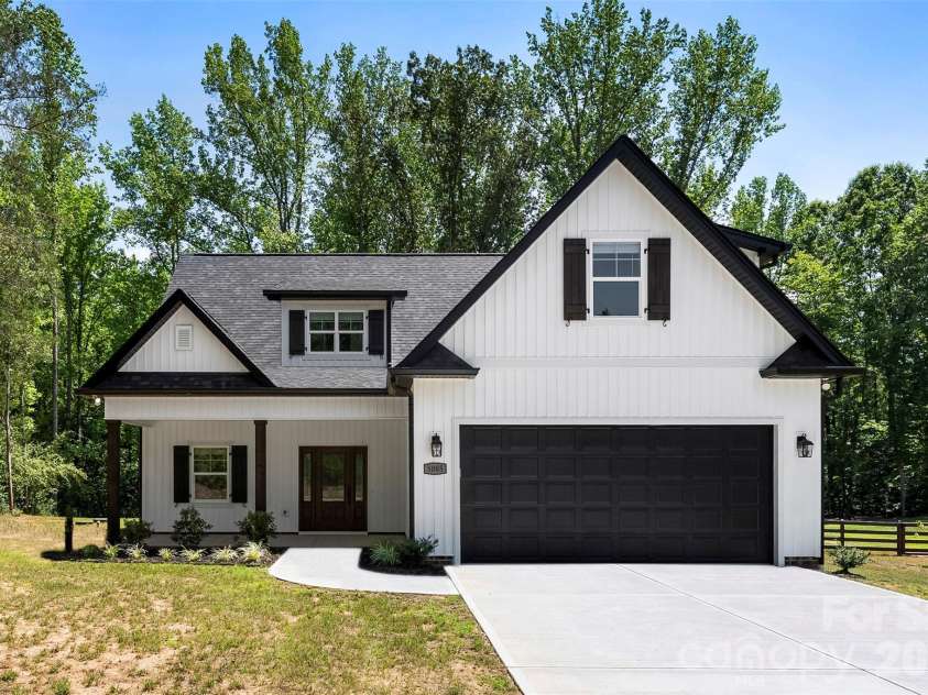 5005 Oconee Drive, Stanley, NC 28164.  MLS# CAR4402337, YatesRealty ID 40096. 