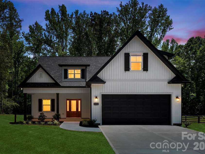 5005 Oconee Drive, Stanley, NC 28164.  MLS# CAR4402337, YatesRealty ID 40096. 