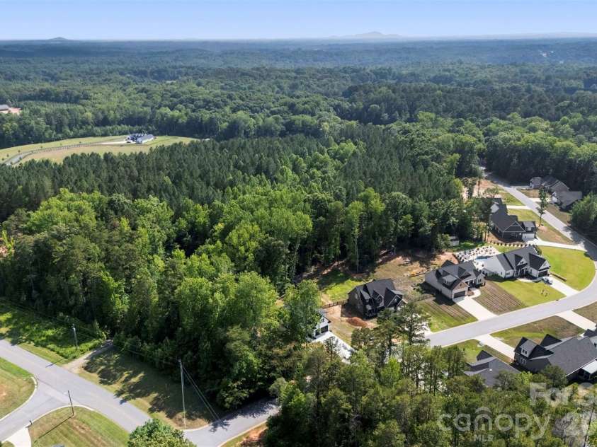 5005 Oconee Drive, Stanley, NC 28164.  MLS# CAR4402337, YatesRealty ID 40096. 