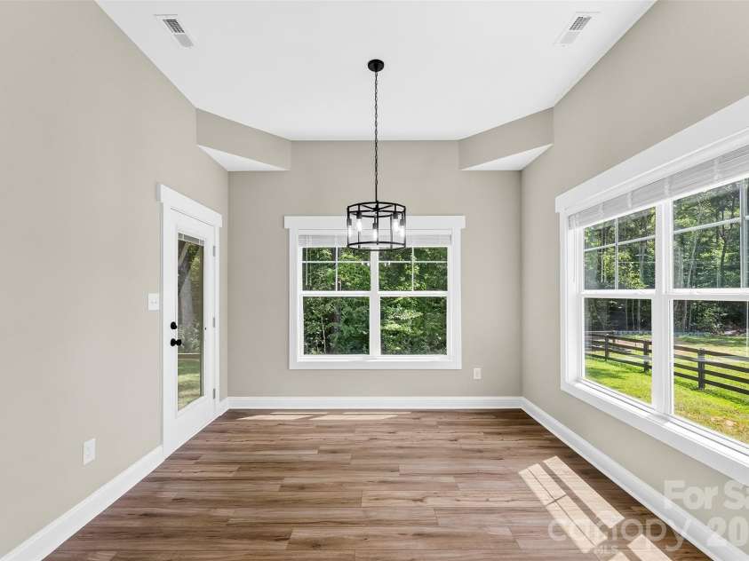 5005 Oconee Drive, Stanley, NC 28164.  MLS# CAR4402337, YatesRealty ID 40096. Dining room