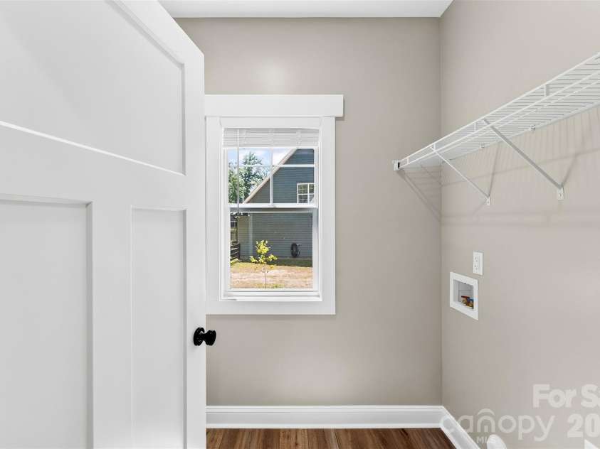 5005 Oconee Drive, Stanley, NC 28164.  MLS# CAR4402337, YatesRealty ID 40096. Laundry Room