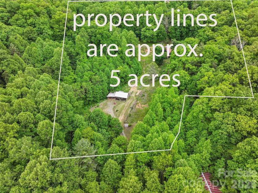125 Harris Circle, Sylva, NC 28779.  MLS# CAR4389308, YatesRealty ID 40099. 