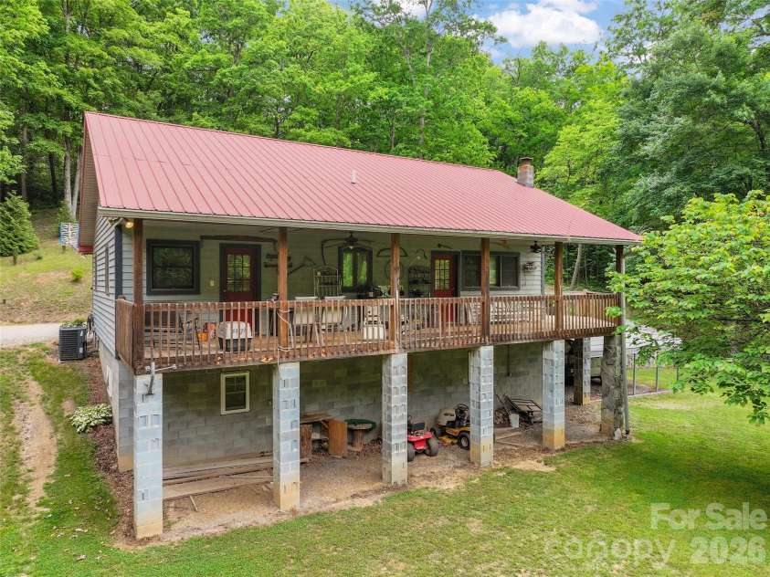 125 Harris Circle, Sylva, NC 28779.  MLS# CAR4389308, YatesRealty ID 40099. 