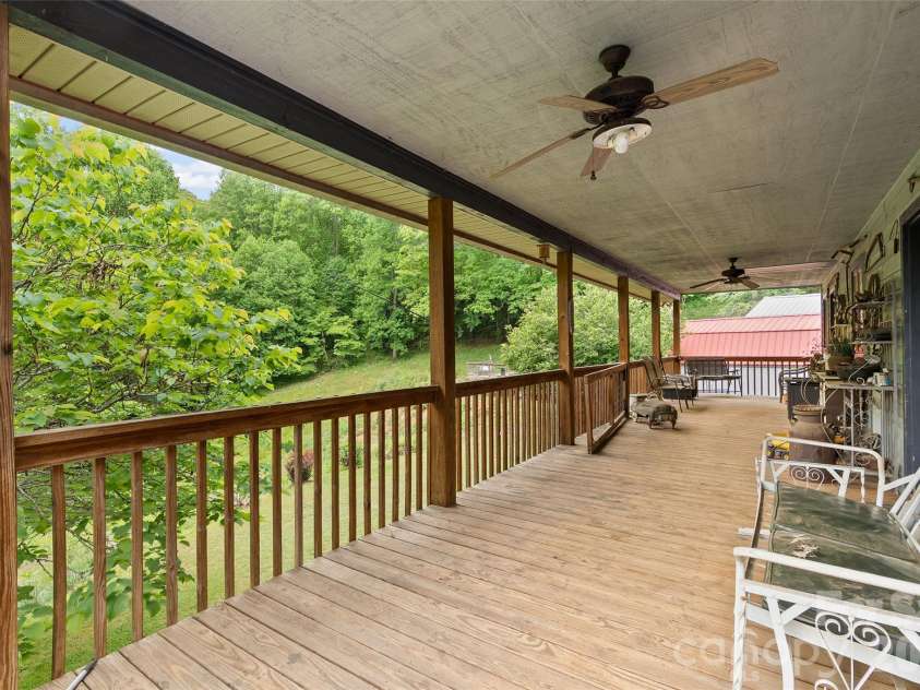 125 Harris Circle, Sylva, NC 28779.  MLS# CAR4389308, YatesRealty ID 40099. 