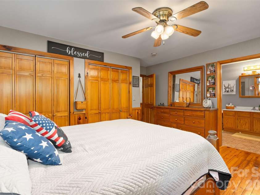 125 Harris Circle, Sylva, NC 28779.  MLS# CAR4389308, YatesRealty ID 40099. 