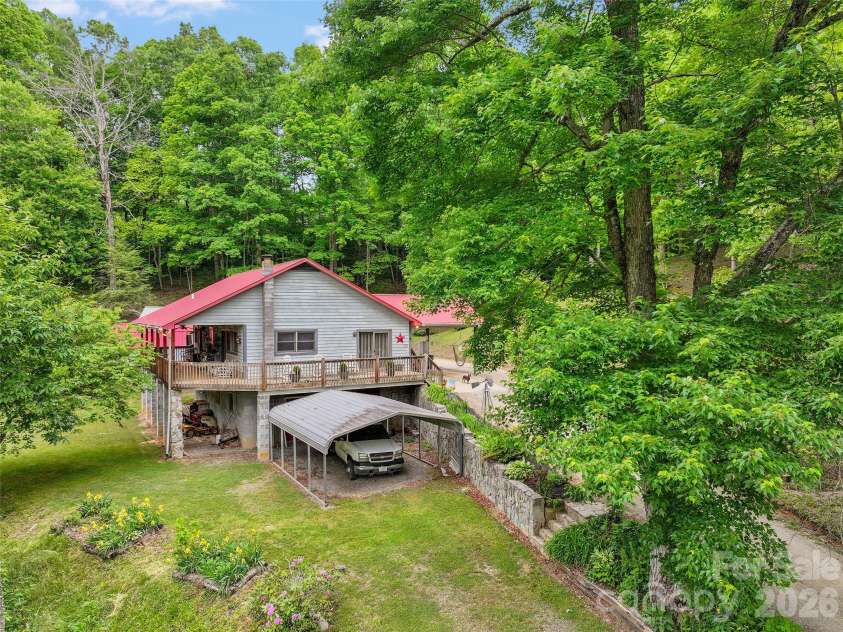 125 Harris Circle, Sylva, NC 28779.  MLS# CAR4389308, YatesRealty ID 40099. 