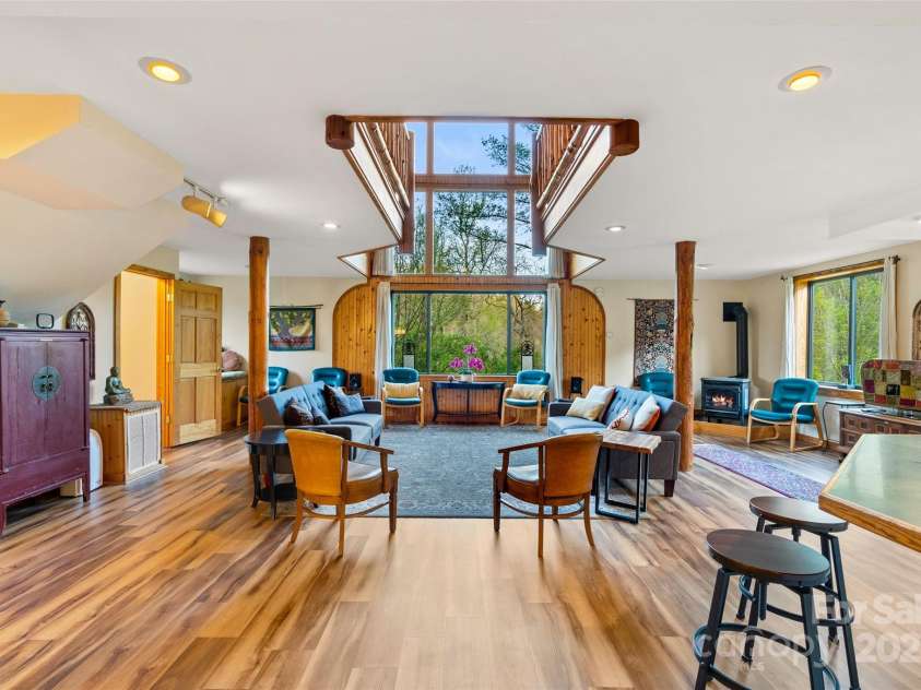 3717 Bend Of Ivy Road, Marshall, NC 28753.  MLS# CAR4209288, YatesRealty ID 401. Great room in the Main Lodge