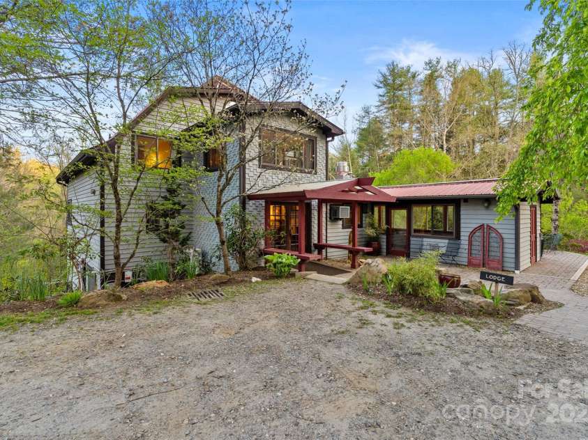 3717 Bend Of Ivy Road, Marshall, NC 28753.  MLS# CAR4209288, YatesRealty ID 401. The Main Lodge, boasts 9 bedrooms