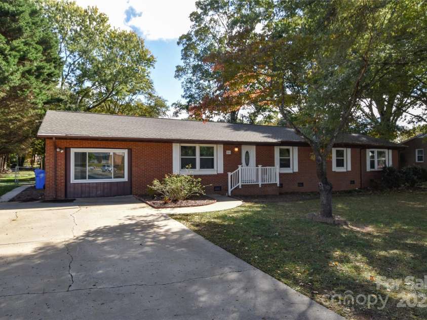 846 Magnolia Street, Mooresville, NC 28115.  MLS# CAR4313374, YatesRealty ID 401. 
