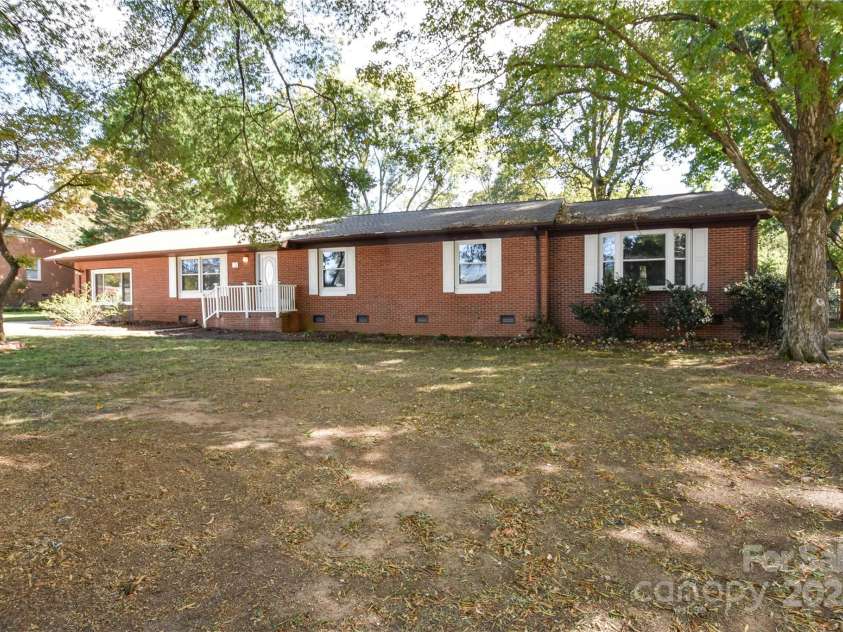 846 Magnolia Street, Mooresville, NC 28115.  MLS# CAR4313374, YatesRealty ID 401. 