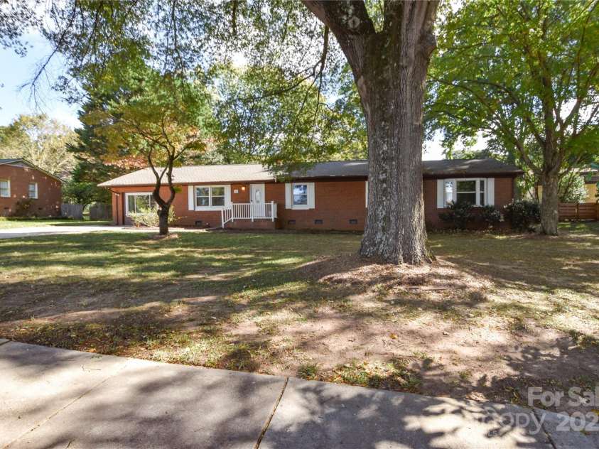 846 Magnolia Street, Mooresville, NC 28115.  MLS# CAR4313374, YatesRealty ID 401. 