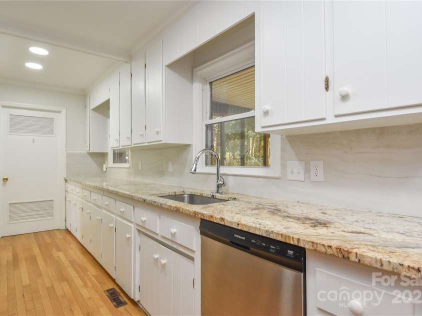 846 Magnolia Street, Mooresville, NC 28115.  MLS# CAR4313374, YatesRealty ID 401. 