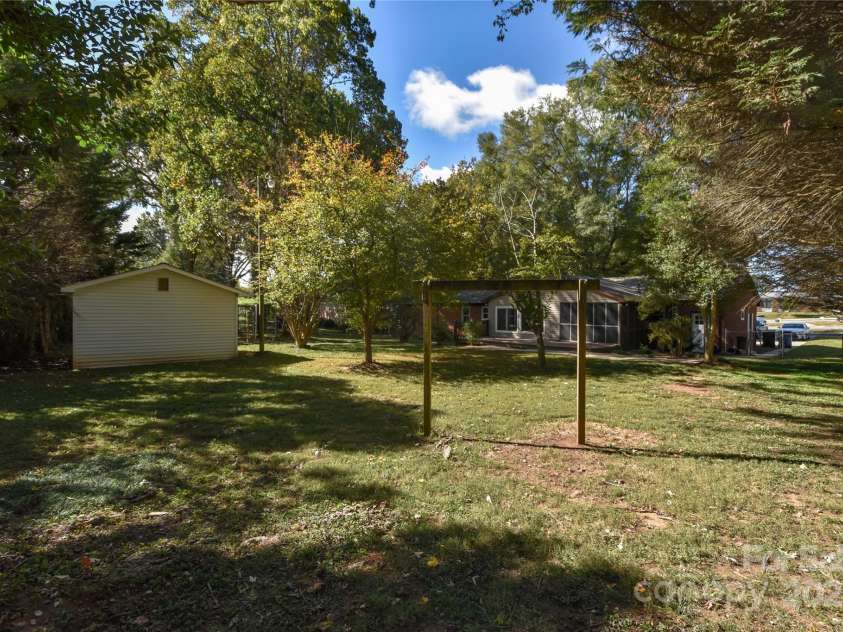 846 Magnolia Street, Mooresville, NC 28115.  MLS# CAR4313374, YatesRealty ID 401. 
