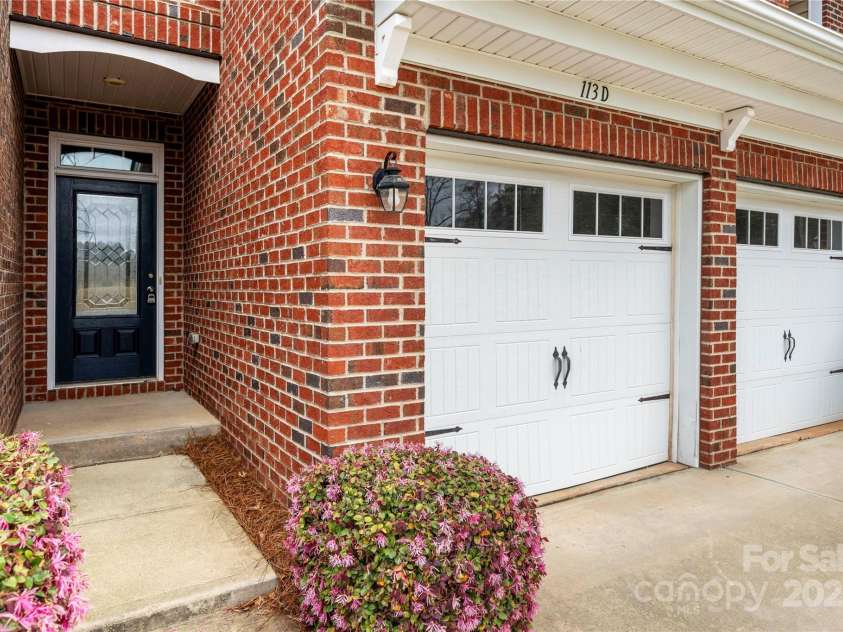 113 Burlingame Court, Mooresville, NC 28117.  MLS# CAR4228046, YatesRealty ID 4010. 