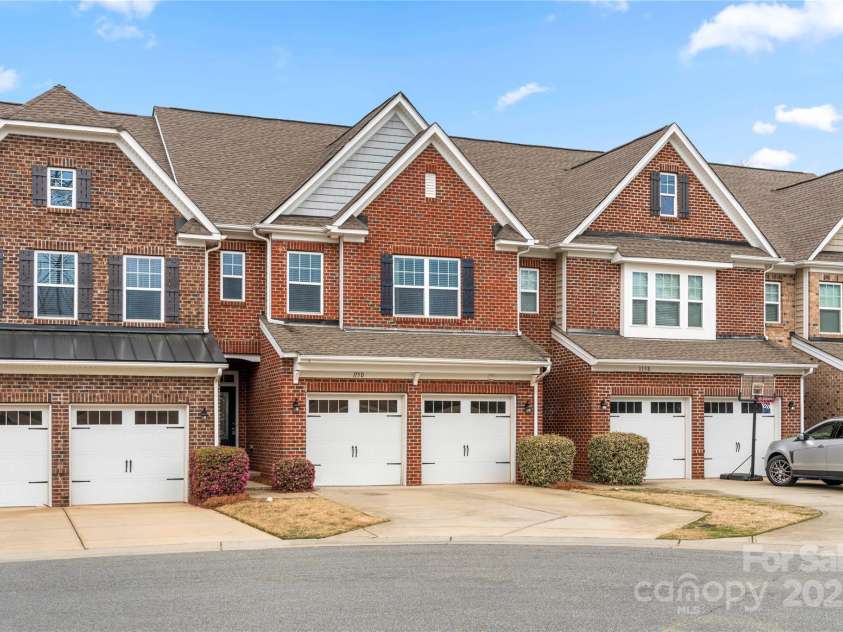 113 Burlingame Court, Mooresville, NC 28117.  MLS# CAR4228046, YatesRealty ID 4010. 