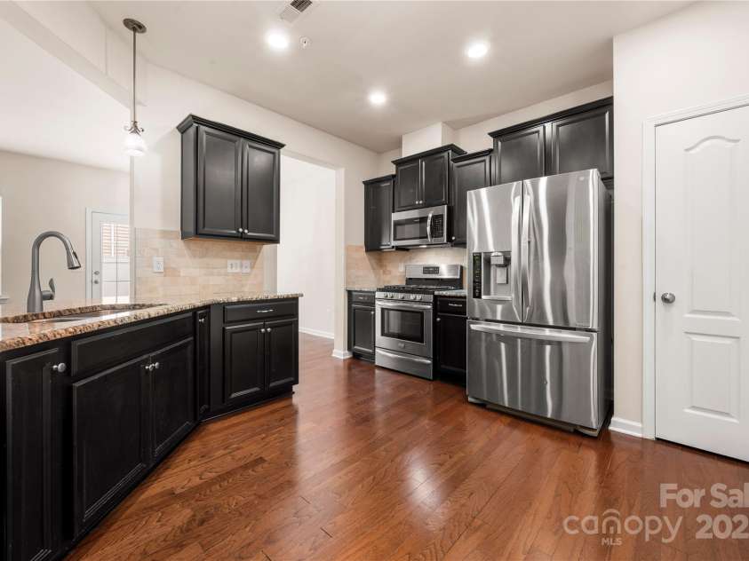 113 Burlingame Court, Mooresville, NC 28117.  MLS# CAR4228046, YatesRealty ID 4010. Kitchen