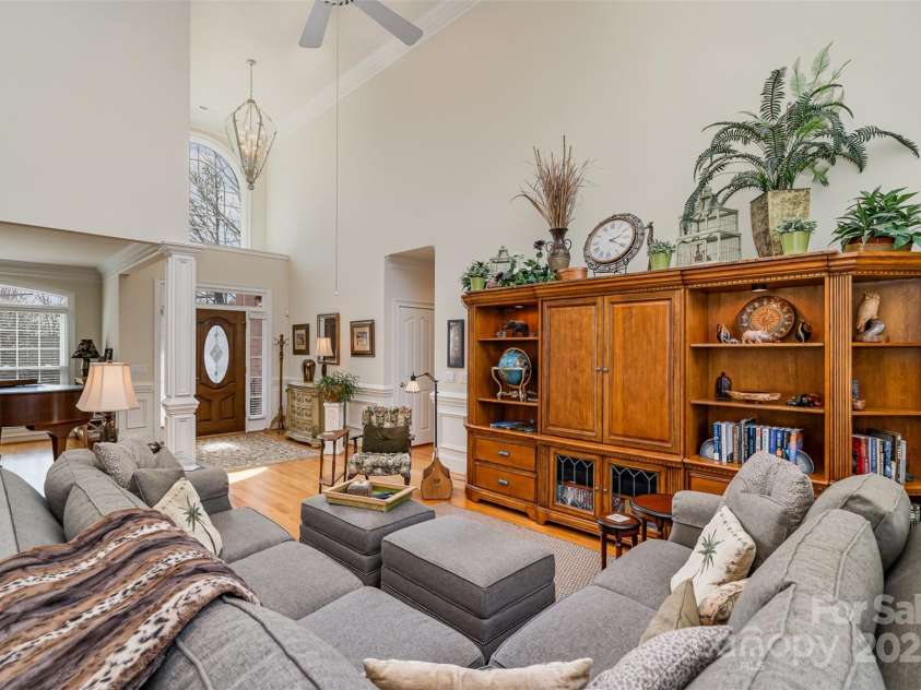 4828 Beth Lane, Harrisburg, NC 28075.  MLS# CAR4231144, YatesRealty ID 4010. Spacious Family Room