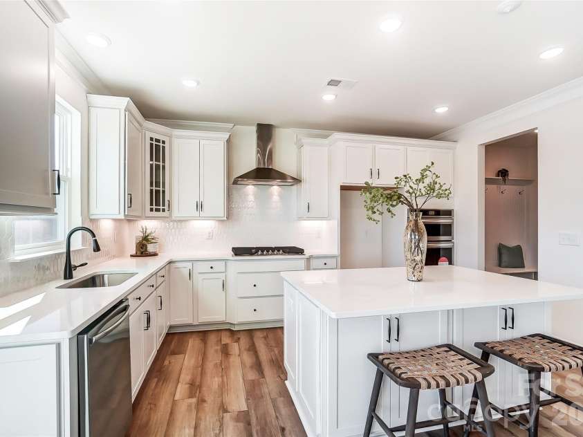 2223 Caravan Lane, Stanley, NC 28164.  MLS# CAR4398021, YatesRealty ID 40101. Kitchen
