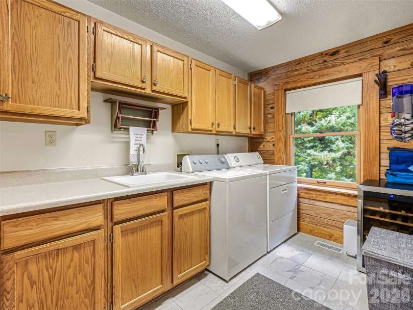 280 Laurel Creek, Cedar Mountain, NC 28718.  MLS# CAR4399480, YatesRealty ID 40102. 