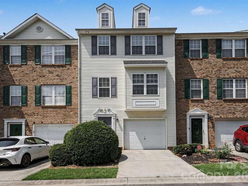 308 Langhorne Drive, Mount Holly, NC 28120.  MLS# CAR4405120, YatesRealty ID 40103. 