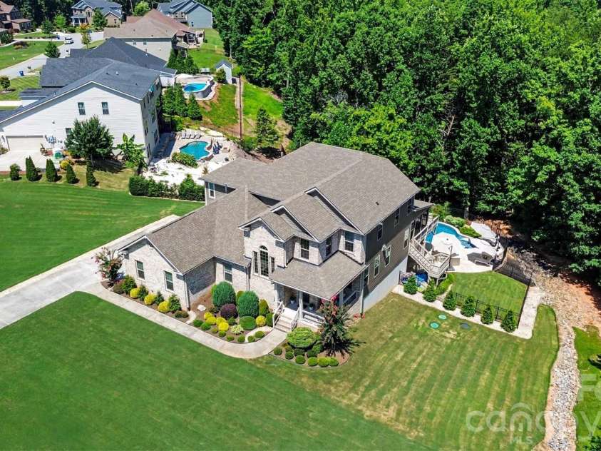 122 Campanile Drive, Mooresville, NC 28117.  MLS# CAR4405204, YatesRealty ID 40104. 