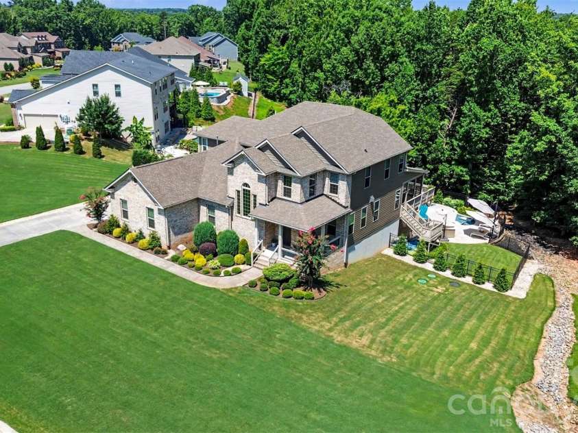 122 Campanile Drive, Mooresville, NC 28117.  MLS# CAR4405204, YatesRealty ID 40104. 