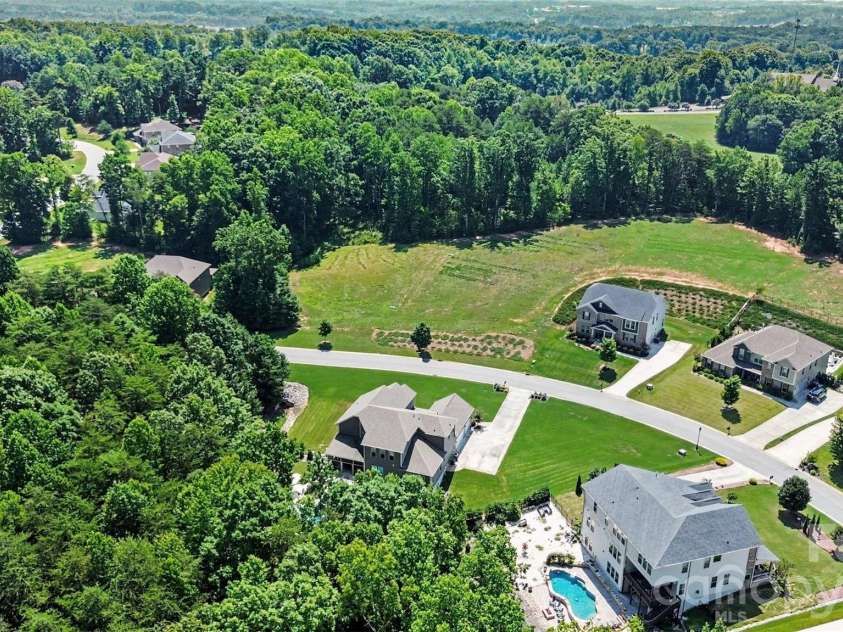 122 Campanile Drive, Mooresville, NC 28117.  MLS# CAR4405204, YatesRealty ID 40104. 