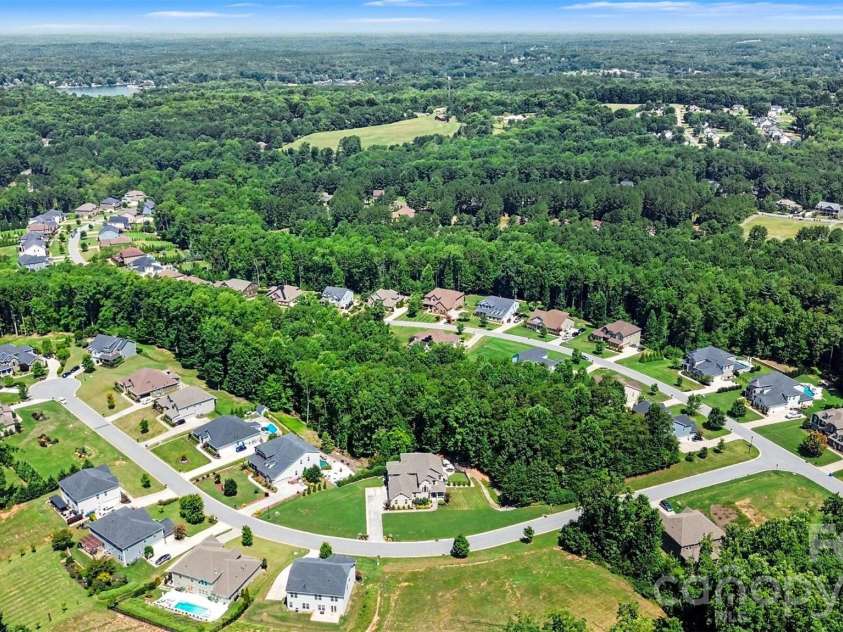 122 Campanile Drive, Mooresville, NC 28117.  MLS# CAR4405204, YatesRealty ID 40104. 