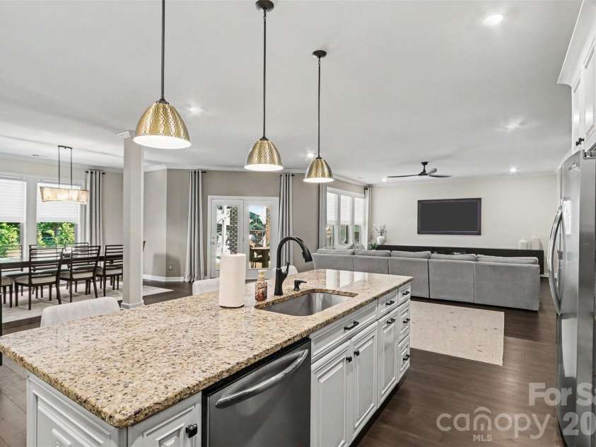 122 Campanile Drive, Mooresville, NC 28117.  MLS# CAR4405204, YatesRealty ID 40104. 