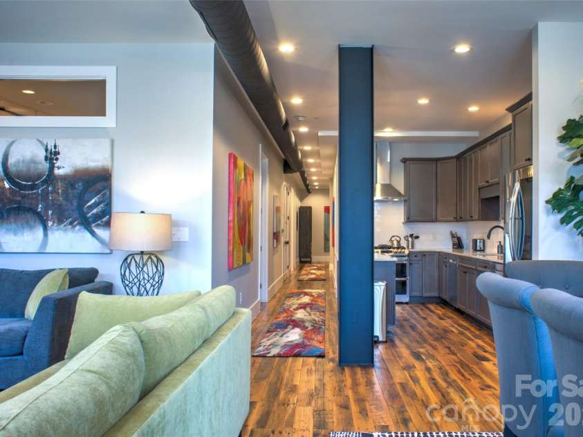 17 Market Street, Asheville, NC 28801.  MLS# CAR4405563, YatesRealty ID 40105. 