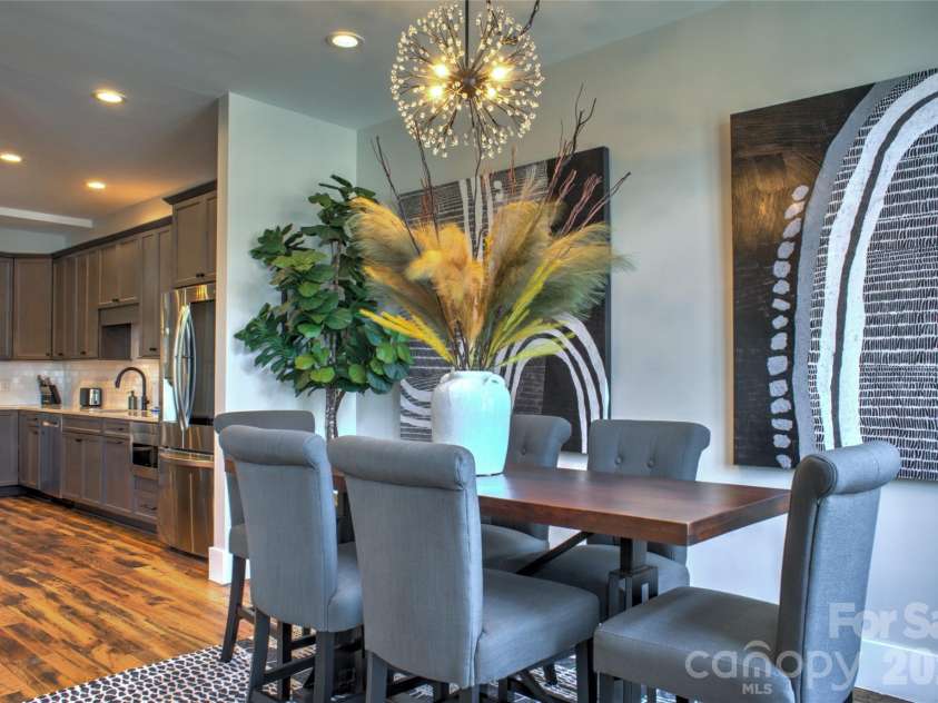 17 Market Street, Asheville, NC 28801.  MLS# CAR4405563, YatesRealty ID 40105. 