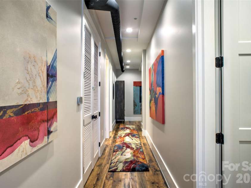 17 Market Street, Asheville, NC 28801.  MLS# CAR4405563, YatesRealty ID 40105. 