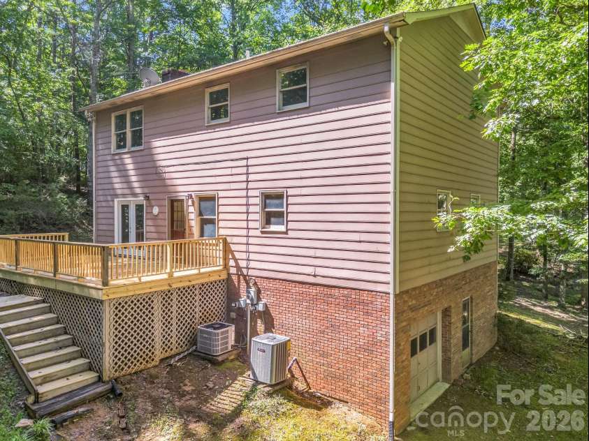 154 Breeze Hill, Rutherfordton, NC 28139.  MLS# CAR4405973, YatesRealty ID 40106. 