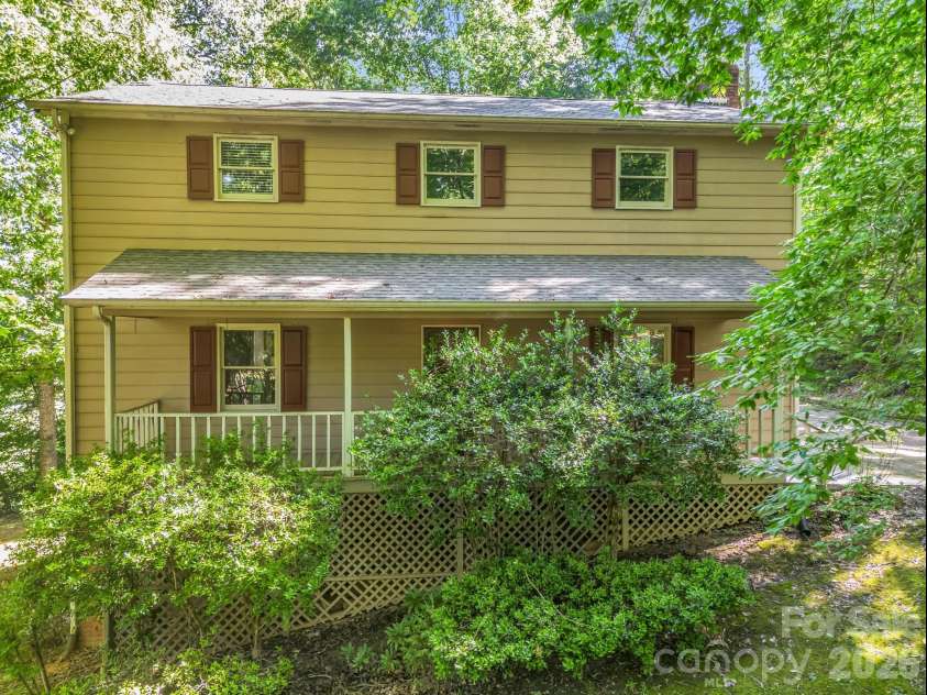154 Breeze Hill, Rutherfordton, NC 28139.  MLS# CAR4405973, YatesRealty ID 40106. 
